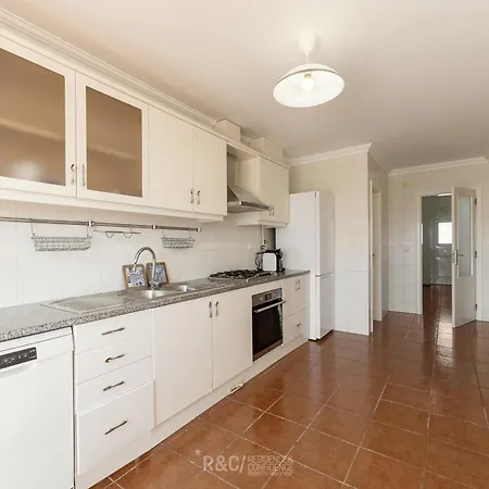 Serene - Perfect Family Retreat Near Nazaré Villa