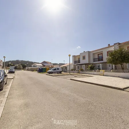 Villa Serene - Perfect Family Retreat Near Nazaré Famalicão