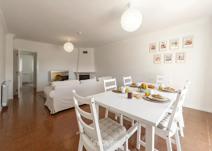 Serene - Perfect Family Retreat Near Nazaré Famalicão