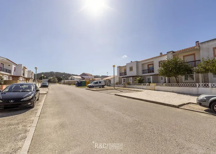 Villa Serene - Perfect Family Retreat Near Nazaré Famalicão